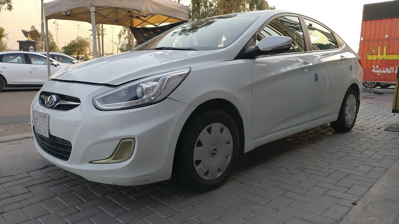 السلام عليكم 
اكسنت موديل 12 رقم بغداد مشروع وطني تحويل ثاني 
محرك 1600 . خليجي بيه 4قطع صبغ بدون ضرب لا تبديل لا.. كير محرك تبريد مكينه كفاله عامه بلادي تبريد ثلج 
سعار سياره 80بي مجال شي بسيط للعنوان بغداد بلديات نتصل وتدلل 
***********
