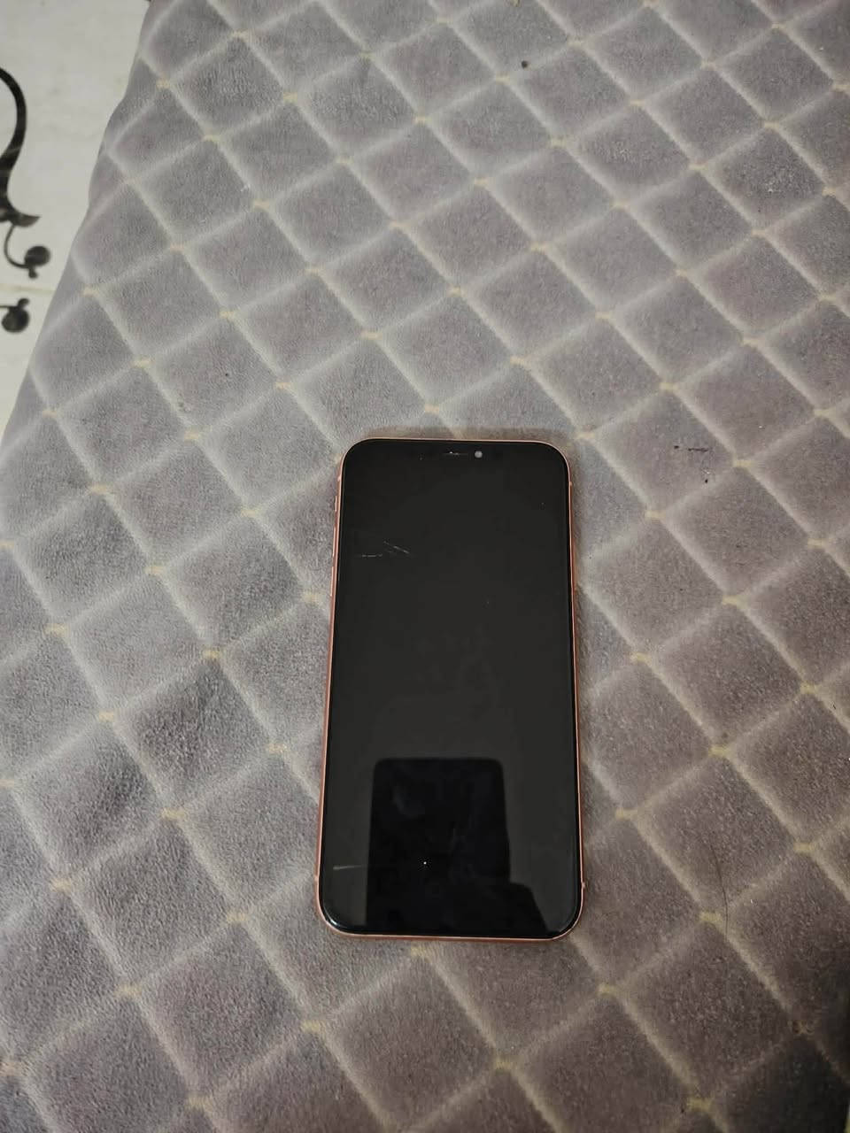 السلام عليكم ايفون Xr  بطاريه ٧٥ بلادي مبايل أي عيب مابي  فقط فطر بل شاشه وممئاثر بلادي ذاكره 64 كيكه فيس إيدي شغال سعر 170 وبي مجال قليل مو شراي لأتعبني  رقمي ***********
