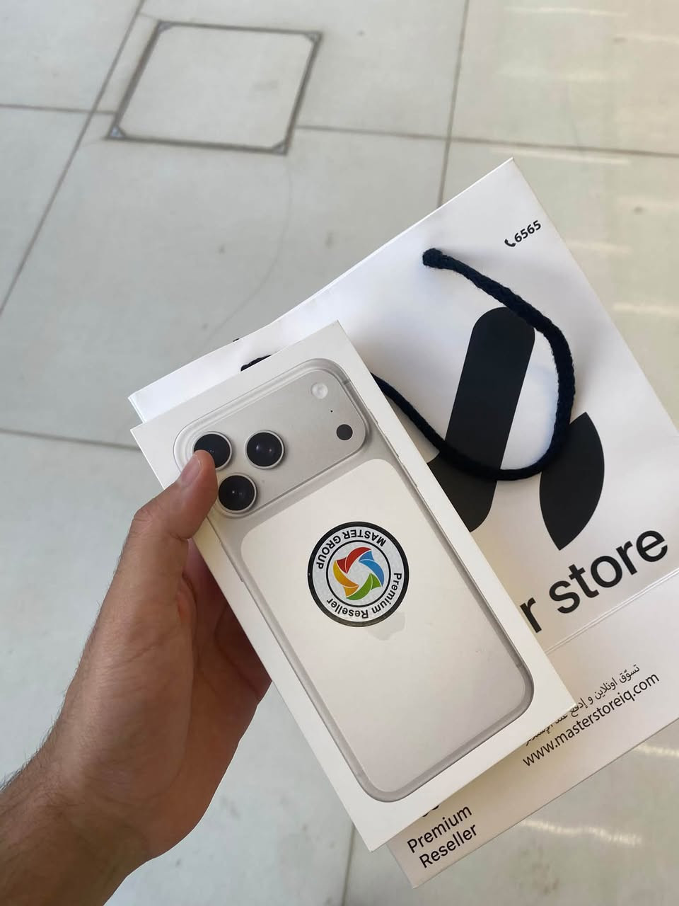 Apple iPhone 17 Pro max Master
256 GB
بطارية 100%🔋
الجهاز مشحون 6 مرات فقط 
مفتوح قبل سبوع 
الضمان Master Store
ويا كفر من ابل اخذته 100 الف 
الجهاز بعده جديد 
السعر مع الكفر انتبه مع الكفر مليونين قفل
2,000
بدون الكفر الاصلي 1,950 مع العلم وياك لاصق اصلي ولاصق عدسات 

وشادلة لزكة ولله العظيم سعره 50 مع لاصق كامرات 10وهذني مجاني جهاز 

وايضا كافة الوصولات مال ماستر موجوده ولاصق والعدسات

*********** عنوان زيونة 
الاسعار مبيه اي مجال
