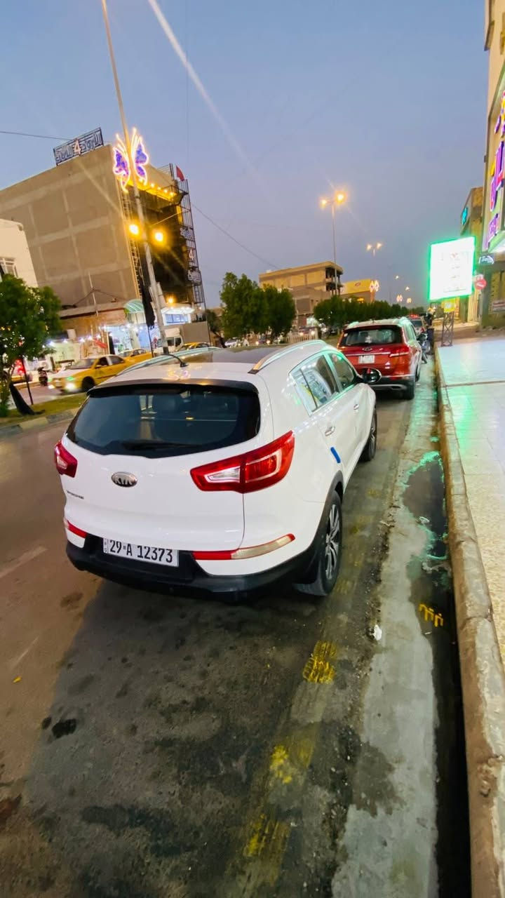 سيارة سبورتج 14 خليجي كامل مواصفات رقم واسط باسمي مكانواسط السعر ١٤٠ وبيه مجال رقم ***********
