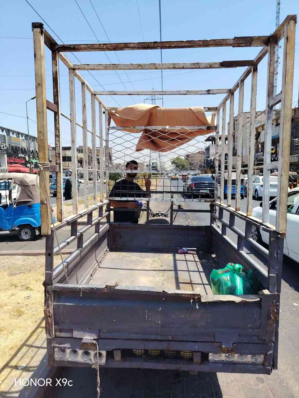 ستوته للبيع دايوان بدون اوراق بس اكفلها من كلشي بيها مكينه جديده مال جمره مديل 21 وكير بوكس جديد ماشه دبلات كله جديد شغاله نكره هندر سعرها هيه والمحجر ب400 قفل مكاني بغداد الحريه ***********
