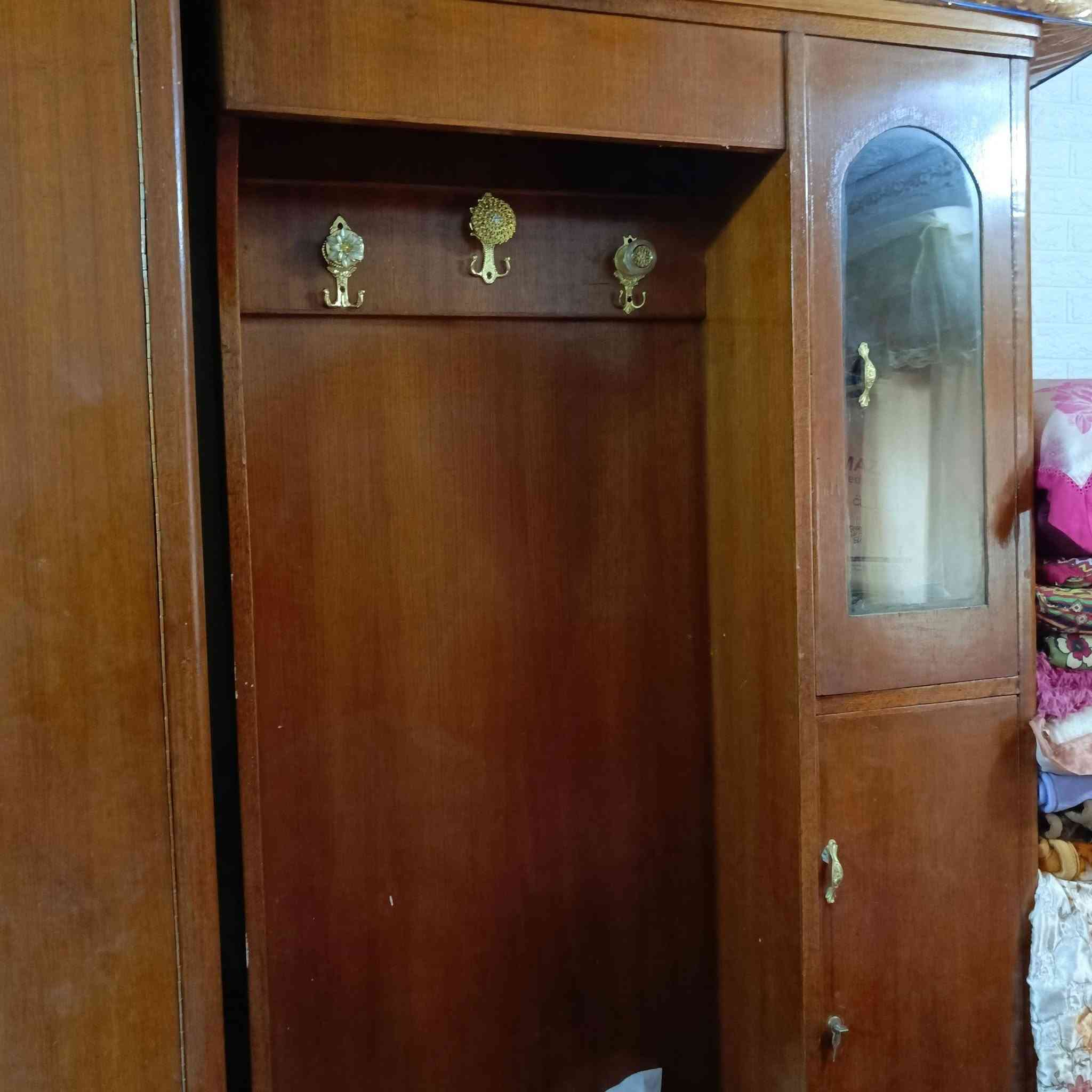 سلام عليكم غرفه نضيفه تسكام للبيع سعر 400 بيها مجال
***********
