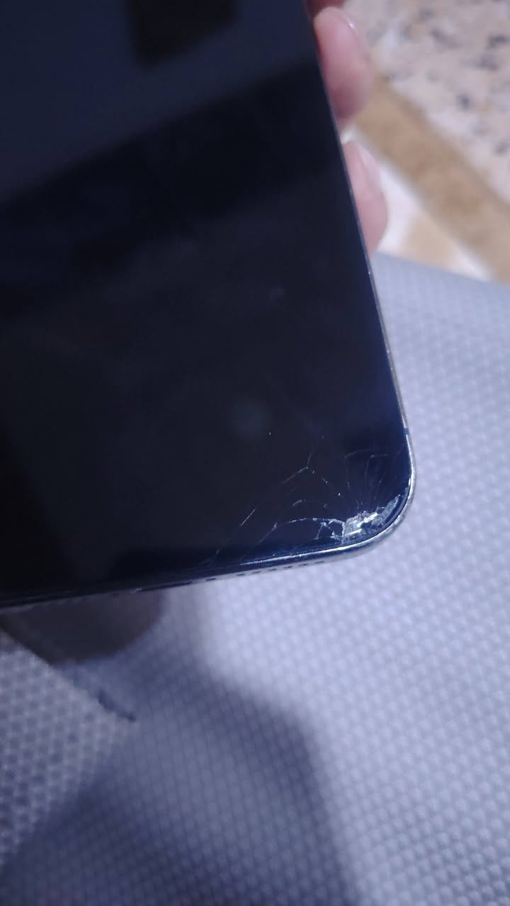السلام عليكم ايفون ١٥ برو ماكس مبدل شاشه ومكسوره مثل ماموضح ب صوره ٢٥٦ تك سيم بطاريه ٧٨

السعر ٦٠٠ مجال بسيط اتصال ***********
