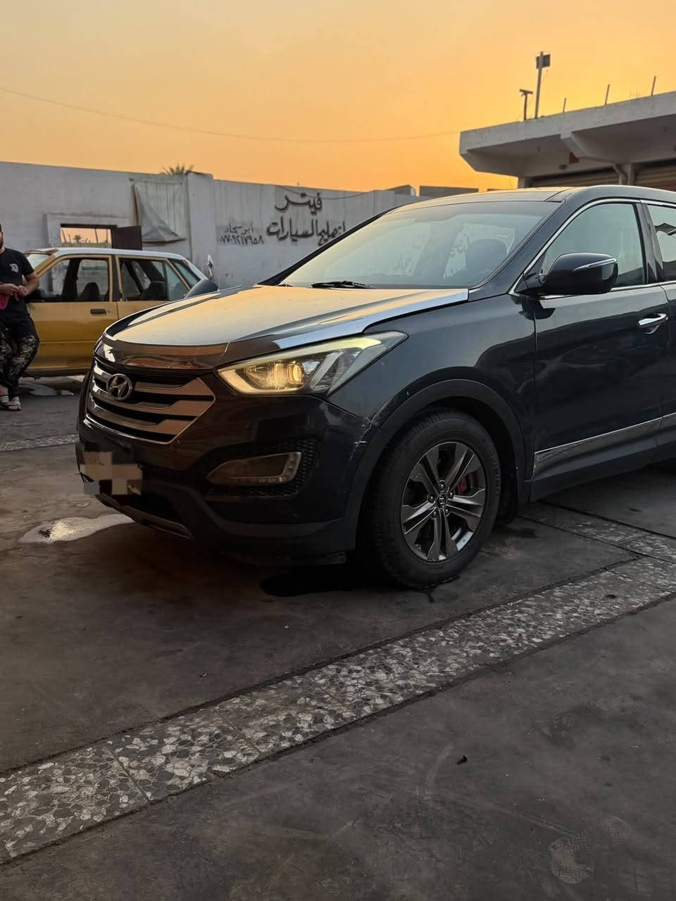 🇺🇸 وارد أمريكي🚘 هيونداي سنتافيه سبورت موديل 2013
⚙️ دفع رباعي AWD

✨ المواصفات والتجهيزات:
• ستيرن شفتات 🎛️
• مرايات شفط كهربائية
• فتحة بانوراما 🌤️
• تدفئة وتبريد كشنات 🔥❄️
• كشنات كهربائية
• تحكم بالمقود
• شاشة وسطية
• ناقل حركة أوتوماتيك
• جنوط ألمنيوم
• تصميم سبورت أنيق ورياضي

📸 السيارة نفسها الموجودة بالصور

💰 السعر: [105] قابل للتفاوض 
📍 الموقع: [بغداد/ جسر ديالى القديم]
📞 للاستفسار: [***********]بي واتساب 

⚠️ الفحص والمعاينة متاحة، والجاد يتفضل.

#هيونداي #سنتافيه #سنتافيه_سبورت #سنتافيه_2013 #وارد_امريكي #سيارات_للبيع #سيارات_العراق #دفع_رباعي
