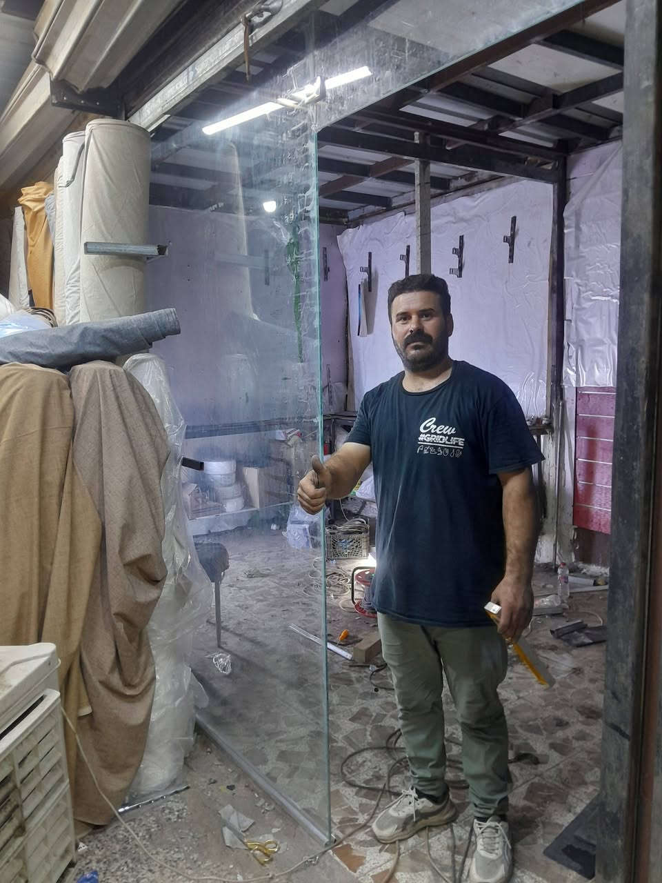 على بركة الله تم عمل في بغداد الامين جام خانه زجاج 10ملم مستعدون كافه الواجهات الزجاجيه اسعارنا تنافسية***********
