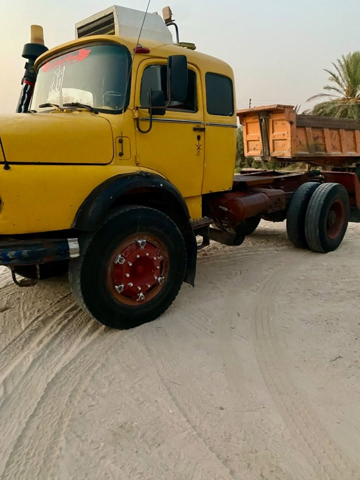 للبيع راس تريله اقجم موديل 80 سياره جاهزه بيع بدون رقم ***********
