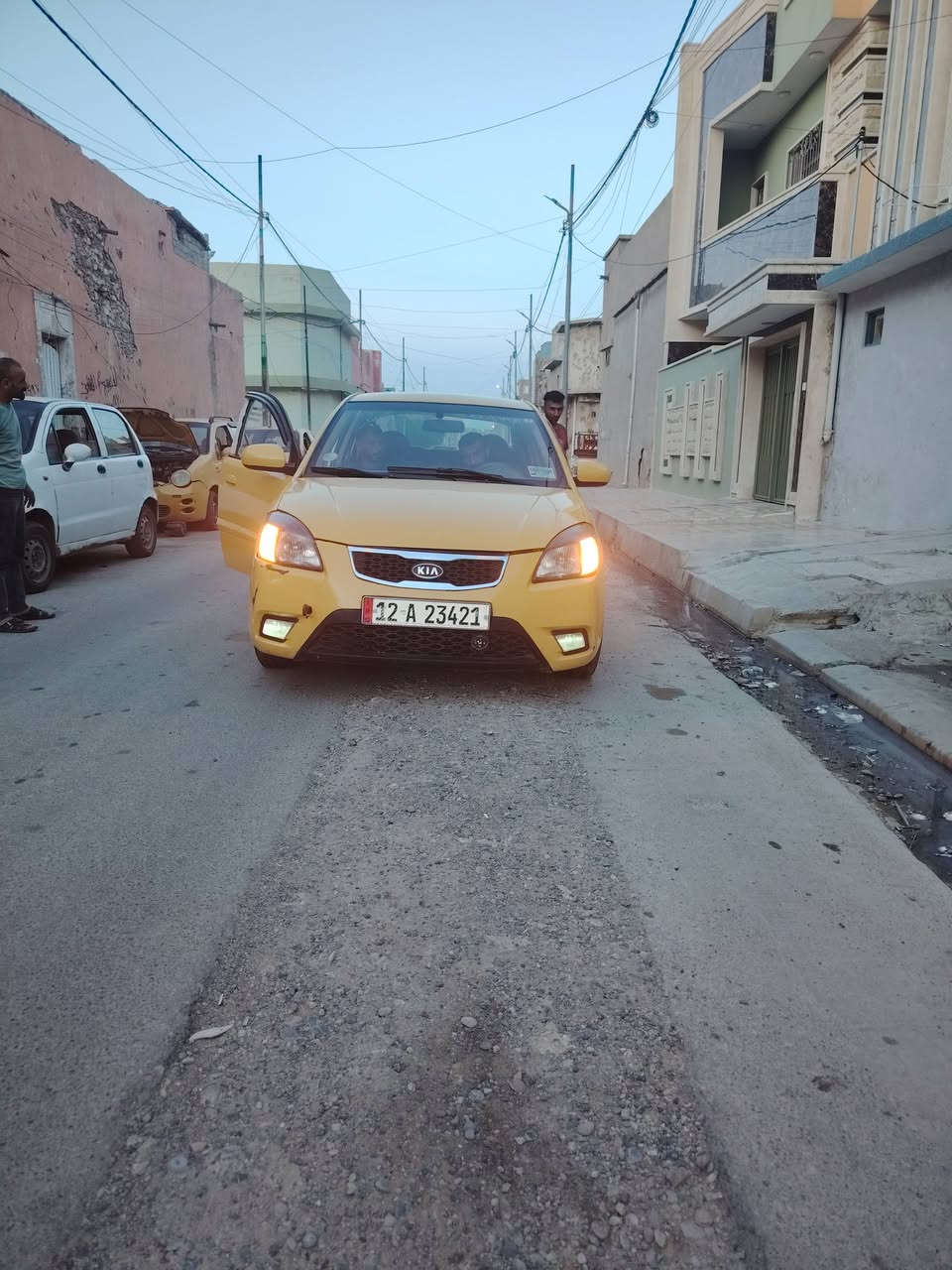 ريو للبيع موديل 12 هيها وغرامه صفر مكينه كير شرط جاهزه مال شارع تفاصيل باقيه وتساب فقط *********** كاربون بيها تحويل فقط مكاني  موصل زنجيلي 75بيها مجال السياره مشضايه مال تحرير 👋
