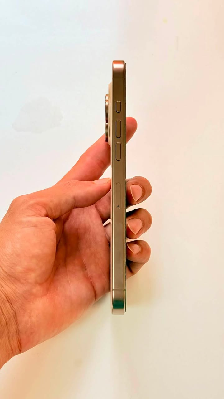 📱 للبيع: آيفون 16 برو ماكس (iPhone 16 Pro Max) 🔥✨
الجهاز أخو الجديد ونظيف جداً 100% ✨، استخدام بسيط ومحافظ عليه بالكامل ✅.
🛡️ الميزة الأهم: الجهاز لا يزال تحت ضمان ماستر! 👌🛡️
المواصفات:
 💾 الذاكرة: 256 جيجابايت
 🔋 نسبة البطارية: 100% 🔋⚡ (عدد دورات الشحن 185 فقط)
 🎨 اللون: صحراوي / Desert Titanium
 ✨ الحالة: نظيف جداً 💎 وبدون أي مشاكل أو تصليح 🛠️🚯
💵 السعر: 1,550,000 دينار عراقي (مليون و550 ألف) 💰💶

📍 الموقع: [الفلوجة] 🌍
📩 للتواصل والاستفسار، يرجى المراسلة على الخاص
 أو الاتصال على الرقم: [ *********** ] 📞📲
