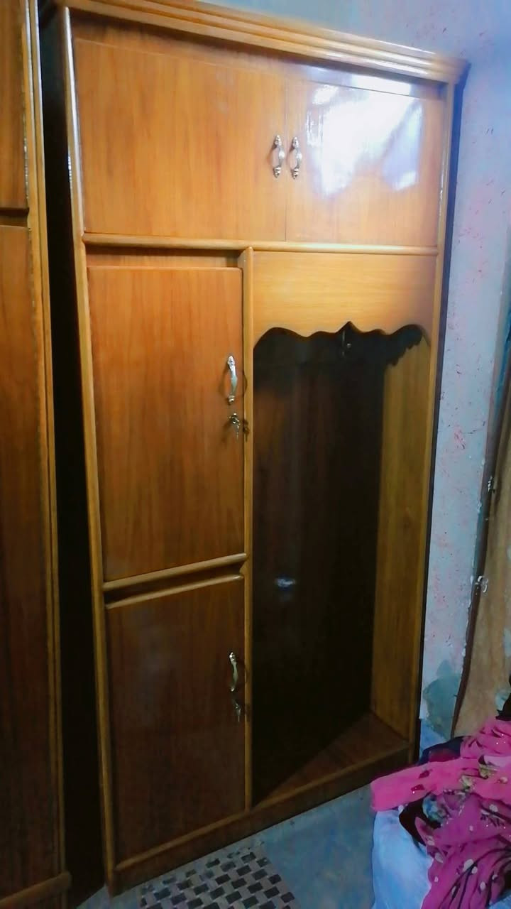 غرفة نوم • نظيفة • للبيع