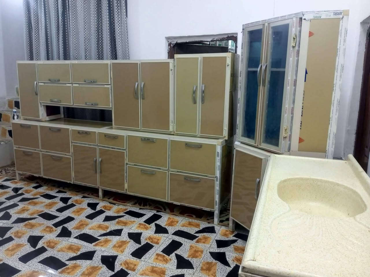 يا رزاق للبيع السعر 850 استخدام قليل تسكام الثقيل ويه السنك يصير ست أمتار أو نص بس السنك مرمر الشراي يراسني خاص ادزله الفيديو والعنوان ***********
