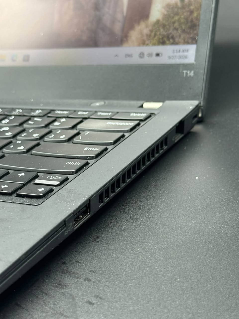 Lenovo ThinkPad T14 Gen 1 (Touch Screen)
✨ Lenovo ThinkPad T14 Gen 1 (20S1) 🔥
(سلسلة T الفاخرة مع شاشة لمس، معالج i7 جيل عاشر، وقوة تحمّل جبارة)
🔥 سعر فرصة ومحطوم.. ما راح تحصله بأي مكان ثاني! 🔥
إذا تدور على لابتوب فاخر جداً من الفئة العليا للأعمال والدراسة، يجمع بين سلاسة شاشة اللمس وأداء المعالج القوي:
✅ المعالج: Intel Core i7-10610U (الجيل العاشر - أداء قوي وسريع جداً لإنتاجية عالية)
✅ الرام: 16GB DDR4 (بسرعة 2667MT/s لتعدد مهام سلس وبدون أي تأخير)
✅ التخزين: 256GB NVMe SSD (إقلاع خارق للنظام وسرعة عالية بتشغيل البرامج والملفات)
✅ كارت الشاشة: Intel UHD Graphics
✅ الشاشة: تدعم اللمس بـ 10 نقاط (Touch Support) لتفاعل أسهل وأسرع مع التطبيقات
✅ التصميم والمتانة: سلسلة T14 الفاخرة المقاومة للصدمات، مع كيبورد مريح جداً للكتابة وهيكل متين مخصص للعمل الشاق  
📥 للطلب والحجز لمعرفة السعر التفصيلي، يرجى مراسلتنا على الخاص (Inbox) أو الاتصال بنا.
📞 يتوفر لدينا كافة أنواع اللابتوبات بسعر مناسب أمريكية المصدر استيراد خاص فقط حصراً: ⁠***********

نص مكتوب في الصور:
- System > About 1.80GHz 2.30 GHz Speed: 2667 MT/s Intel(R) UHD Graphics DESKTOP-ICLS2B7 20S1S6D500 Device info Device name DESKTOP-ICLS2B7 Processor Intel(R) Core(TM) i7-10610U CPU @ 1.80GHz (2.30 GHz) Installed RAM 16.0 GB (15.7 GB usable) Graphics card Intel(R) UHD Graphics (128 MB) Storage 42 GB of 238 GB used Device ID 83433985-3835-4131-8DD4-0D657ADDC87D Product ID 00330-53829-76559-AAOEM System type 64-bit operating system, x64-based processor Pen and touch Touch support with 10 touch points Related links Domain or workgroup System protection Advanced system settings