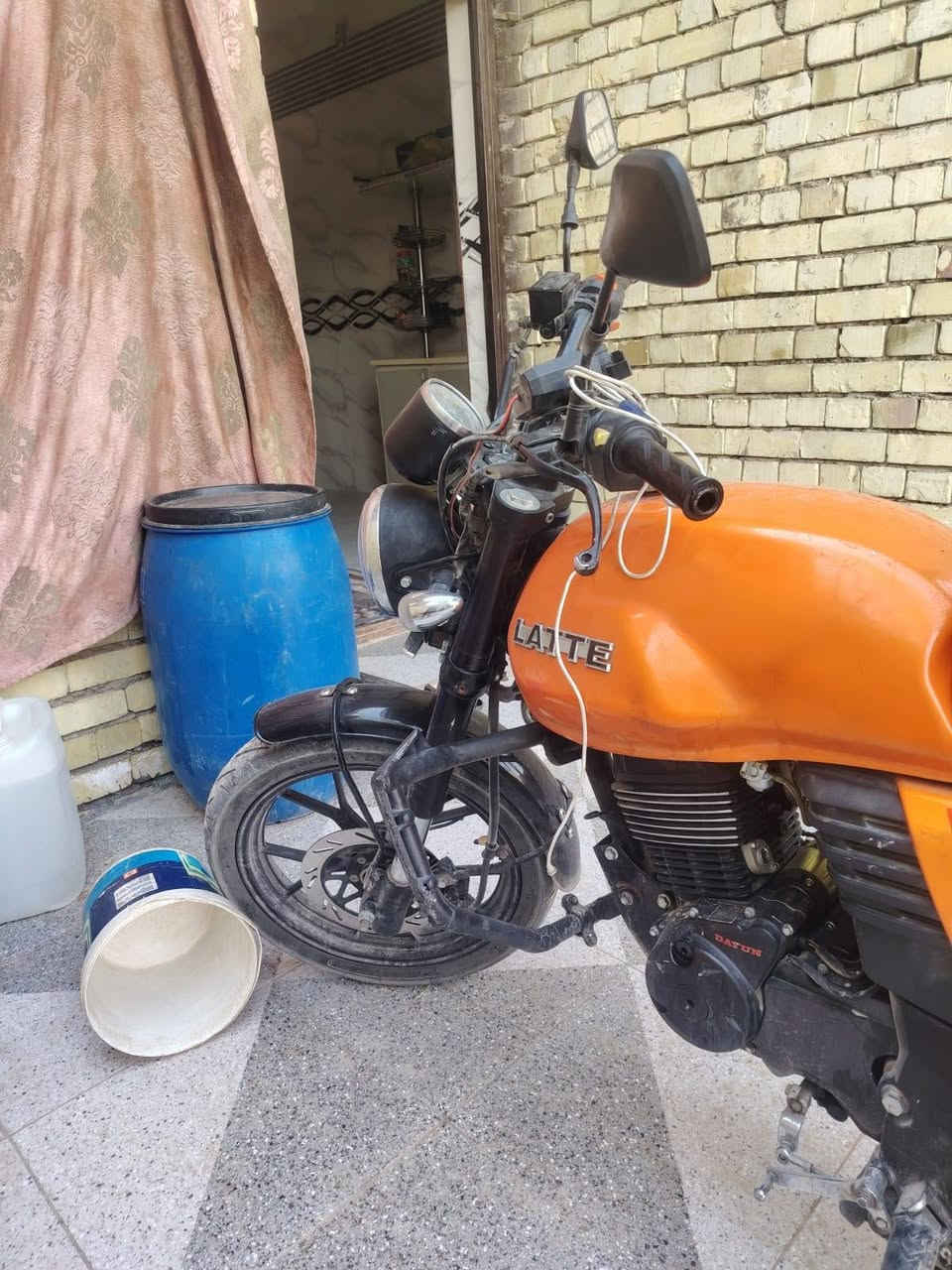 لايتي 23 كفاله على وضع الشركة
اصولي مدفوع گمرگ وياهه وصل معرض گبل ترقيم
محرك 200 ماممدوده عليه صبانه
رايده بواحد و٦٠٠ أو بيهه مجال
***********   كربلاء
