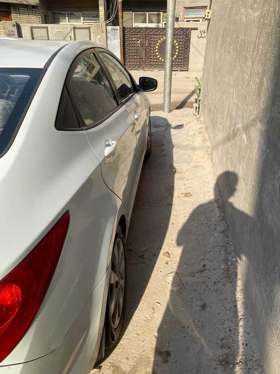 هونداي اكسنت 2013 خليجي
رقم بغداد دولي مميز بأسمي  
محرك 1600cc دوش
كير At

 
 
شاشة كار بلي + كامرا 
فتحة طكتين

اشاير بلمري
تحكم ستيرن جهتين 
5 تجاوي منفصلة
5ويل كب 

بلادية بس دعاميات تعبانه وطخطخات بلباب الخلفي  بدون ضربه 🪛
منظومة تبريد جديدة 
داينمو جديد
 
تخم مجاول جديد
تخم بلكات جديد 
عبوة فيول بمب جديدة 
مسويلهة ادامة  
دهن وفلاتر جديدة 
سيارة جاهزة متصرف عليها ربع

مكاني بغداد الدورة 

السعر 95$ وبيها مجال بسيط للشراي

للاتصال ***********
