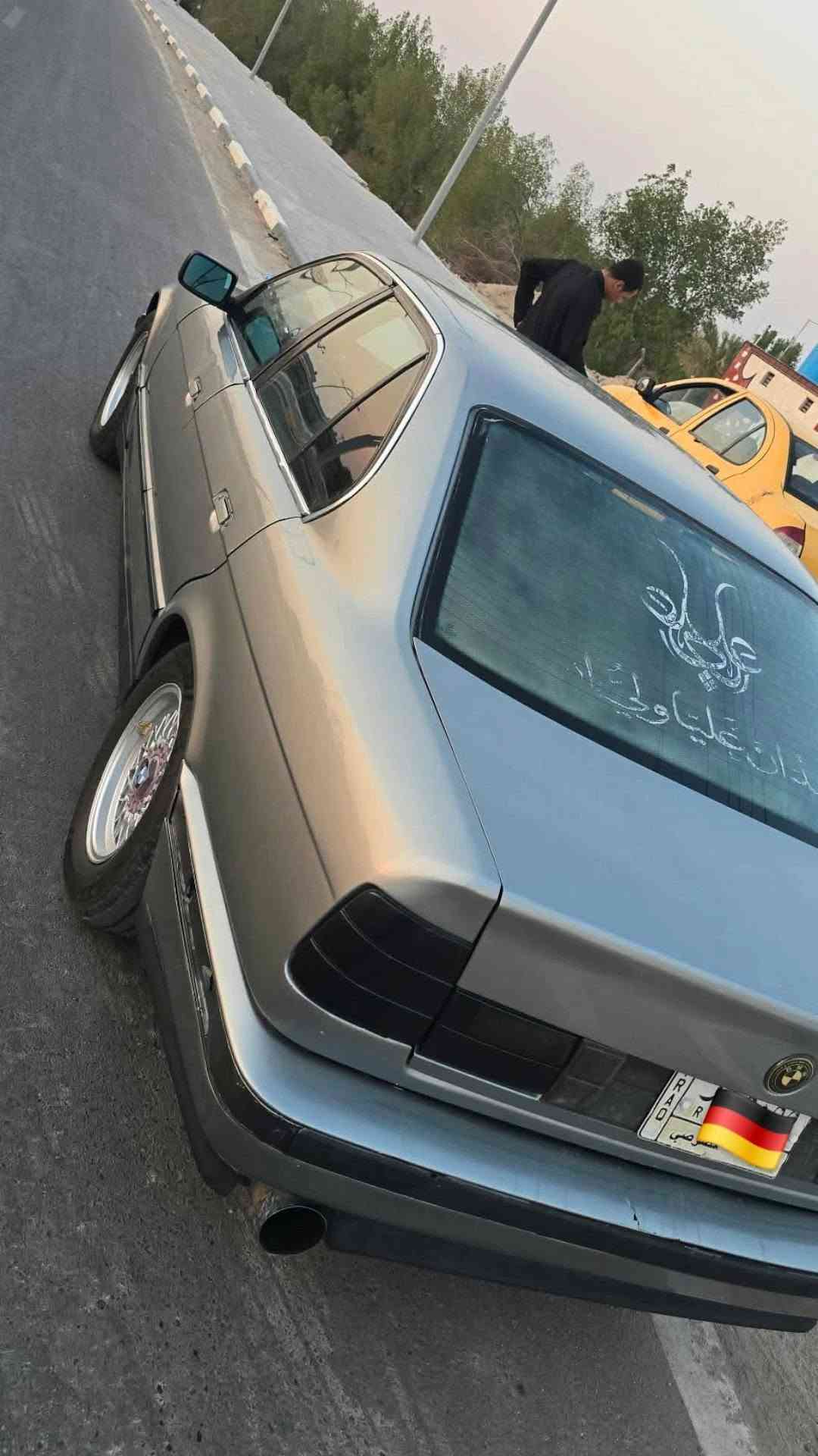 بي ام ٥٢٥i • ١٩٩٠ • رقم بغداد