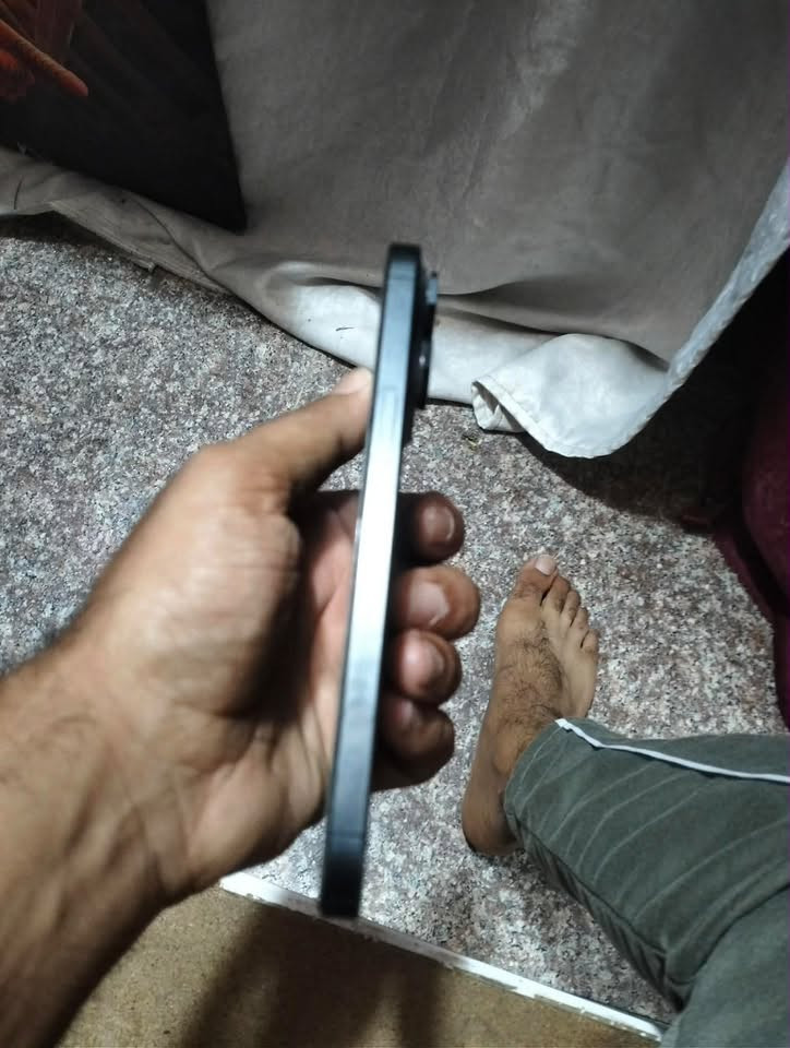 السلام عليكم ايفون ١٥ برو ماكس اسود نظافة ٩٨ % للبيع ذاكره ٢٥٦ بطاريه ٩٤ مشحون ٤٢٢ كارتون الاصليه موجوده وليبلاته موجوده كلهن وياه شاحنه سعر البيع ١٢٠٠ الجهاز نظيف نظيف وتجي تاخذه تفحصه بالحاسبه وتشلع عيوني مكاني بغداد حي اور للاستفسار ***********

