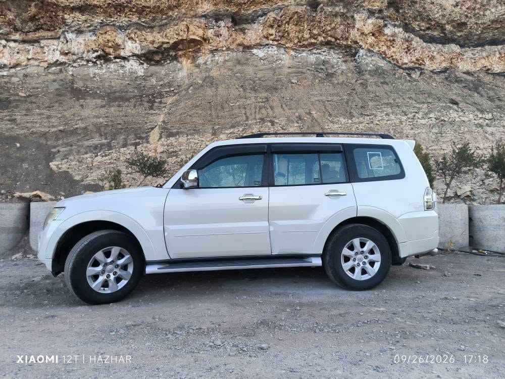 میسیۆبۆشی باجیرۆ 2014 
مەکینە 3.5 مرغوب مەکینە نەکرایتەوە
دبڵ اکسل 
بەسمە و شەغال
تحدید سرعە
کشن جڵد
کشن کارەبایی سکن و سایق
سلاید
سێ ڕیز کووشن
کۆبۆنی بنزین کرکوک لەگەڵە 450 دیناری 
سیتەمی غازی ایتاڵی سەد لیتری بۆ بەستاوە
هەموو گیانی بەشەرت یک نوقسانی نیە
ماڵی دۆستە سیارەکە هی ماڵی خۆمە هی معرز نیە
 
سەنەوی و هەزە نوێیە بەناوی خۆمە
سێ پارچە سبوغە وێنەی لێدراویشم داناوە 
یک پەرەشووتی شانی تەقیوە
ناونیشان کۆیە 
عربی
میتسوبيشي باجيرو 2014
​• المحرك: 3.5 مرغوب، المحرك غير مفتوح (بحالة الفبركة).
• الدفريشن / نظام الدفع: دبل أكسل (دفع رباعي 4x4).
• النظام: بصمة وتشغيل عن بُعد / تشغيل ذكي.
• المواصفات والإضافات:
​مثبت سرعة (تحديد سرعة).
​كوشن جلد (فرش جلد).
​كوشن كهربائي للسائق والراكب.
​فتحة سقف (سلايد).
​ثلاث مقاعد (3 صفوف كوشن).
​معها كوبون بنزين كركوك بسعر 450 دينار.
​مثبت عليها نظام غاز إيطالي سعة 100 لتر.
• الحالة الميكانيكية: بشرط الفحص الكامل، لا توجد فيها أي أونقص أو عيوب، سيارة بيت وليست من معارض (استخدام شخصي).
• الوراق والأوراق الثبوتية: السنوية والهزة جديدة وباسمي.
• الصبغ والبدن: 3 قطع مصبوغة (مرفق صور الحادث/الضربة)، مع طقّة إيرباغ واحدة (كتف/ستارة جانبي).
• العنوان: كويسنجق/ اربیل
*********** كويسينجاك, أربيل

نص مكتوب في الصور:
- XIAOMI 12T | HAZHAR
- 09/26/2026 17:18
- XIAOMI 12T | HAZHAR 09/26/2026 17:19
- 09/26/2026 17:19