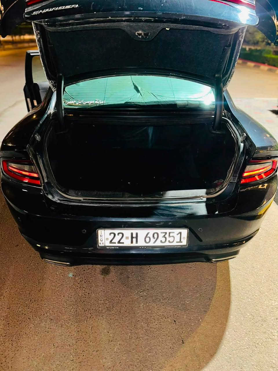 جارجر موديل 2019
فئه SXt فل كامل
محرگ 3600 ، V6
لون نفطي لماع
ماشيه 114 الف ميل
كير محرك مكفول 
سياره بحاله الوكاله ونضافه فول عاليه جدا 
الكفاله 
بدون صبغ 
ضربته فقط قبق جنطه معجون وصبغ وع كد اصبع من الجاملغ الامامي من جوه معجون وصبغ ضربه كلش حلوه وبسيطه 
بدون دواخل بدون ايرباك الحمدلله سياره نضيفه جدا ومال بيت مامتعوبه استخدامه وقت الحاجه فقط 
المواصفات 
بصمه تشغيل 
تشغيل ع بعد 
ابواب بصمه 
كامره خلفيه مع حساسات خلفيه
تحكم بلستيرن 
مثبت سرعه
مصابيع وزنون اصلي
كشن كهرباء
ويل تايرات نضافه فول 

السياره نضافه فول والحمدلله مال بيت استخدامه وقت الحاجه
السعر 210 وبيه مجال 
الاتصال ***********
مكلف للنشر
