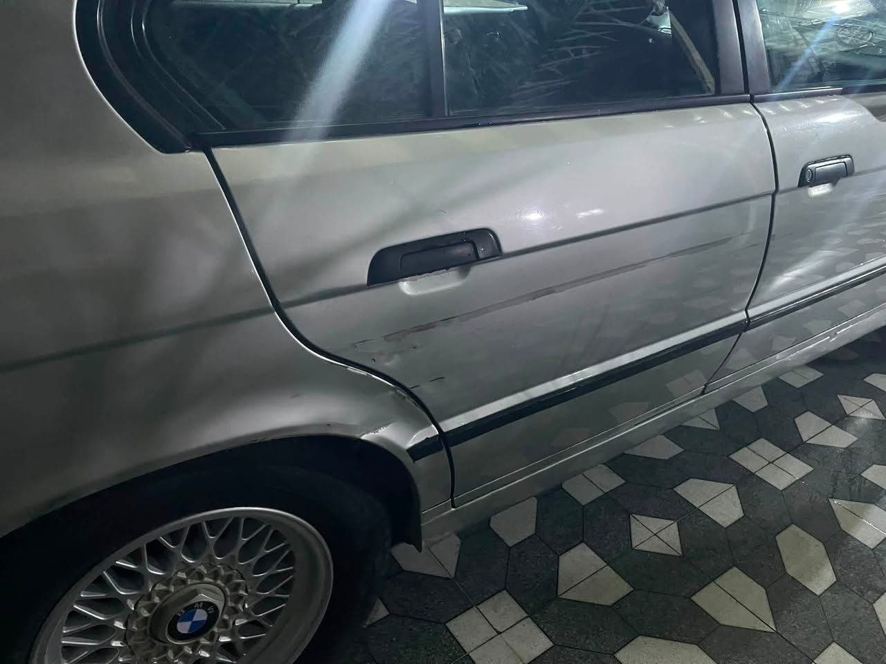 السلام عليكم للبيع BMW
موديل525بلاد السيارة بدون حادث عدا طختين عندي مرفقات بالصور بالصندك والباب الخلفي
مسكر فانوص السيارة خير من الله 
نقص فقط تبريد تركتة وطار الغاز
السيارة مال جناي 
الدخل مخمل بلادي
رقم اربيل باسمي سنوية لل٣٠
  تحويل ثاني يوم 
السعر64 مجال قليل
الرقم ***********
