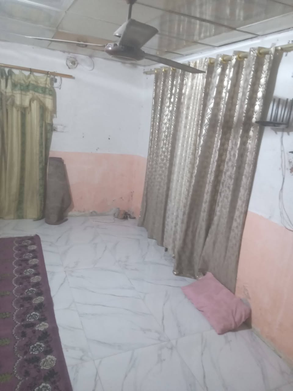 بيت تجاوز للبيع في مغربه مقابيل الهاوند ع الشارع مساحته 150بي ديوانيه وغرفه وصاله ومطبخ سعر 15وبي مجال الاتصال ع الرقم ‏‪***********‬‏
