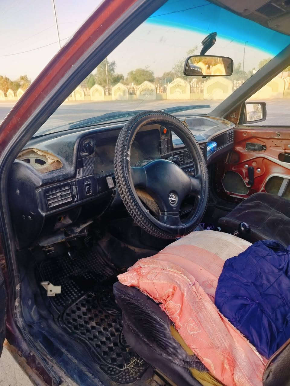 سياره للبيع كاديت موديل 91شرت تحويل سنويه مشروع وطني دفتر بنزين بي سعر 18بي مجال عنوان كركوك ***********
