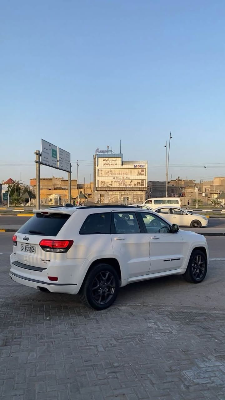 السلام علیکم
مراوس جارجر
جيب لمتد x موديل 2020
ماشيه 75 الف
محرك 6 سنلدر 3600cc
السیارة كلش جديدة وجاهزة 
السيارة مكفولة كفالة عامة من الضربة الصبغ تبديل البارد 
رقم مميز الجديد البصرة حرة تحويل ثاني يوم
مجددة 2027 جديدة
العنوان سيارة البصرة
الاستفسارالاتصال
***********
