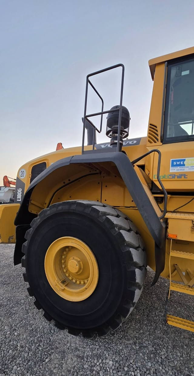 للبيع - بۆ فرۆشتن دخول جدید
———————
شوفل :  VOLVO
حجم : L180G
مودیل : 2011
—————————
بۆ زانیاری زیاتر پەیوەندی بکەن بەم ژمارە تەلەفۆنە 

***********
***********
