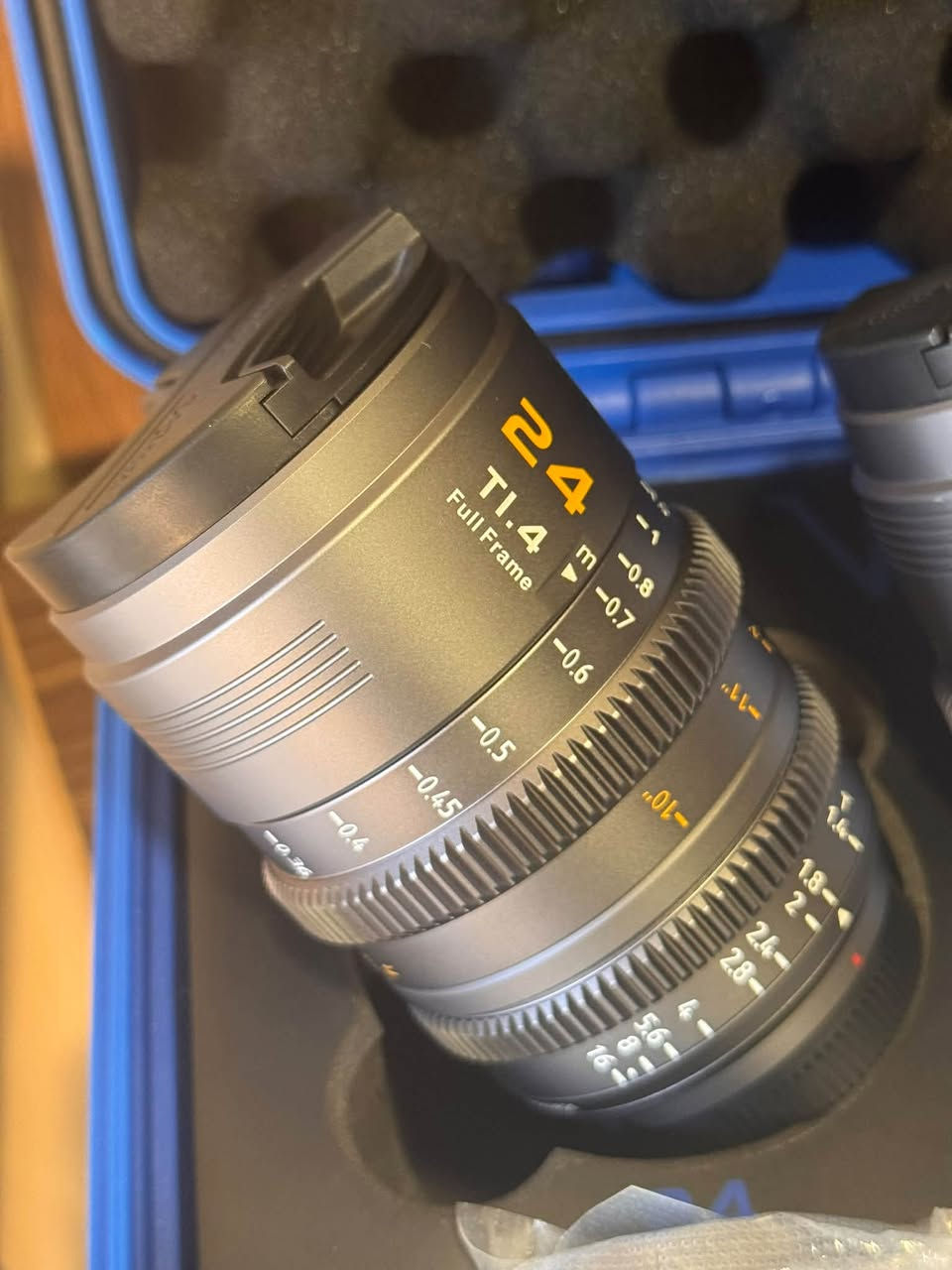 SIRUI VP-1 vision prime 1
عدسات 24mm – 35mm – 50mm
فتحة عدسة T1.4 🎥

• الأدابتر متوفر ومرفق مع العدسات.
• جميع العدسات بحالة ممتازة جداً ولم تُستخدم بشكل يُذكر.
• نظيفة ومرتبة وجاهزة للاستخدام.

📞 للجادين والمهتمين، يرجى الاتصال بي مباشرةً.

WhatsApp: ***********

_________

24mm 35mm 50mm 1.4T 

ئەداپتەری هەموو کامێرایەکی لەگەڵدایە و هەڵنەپچڕاوە

بۆ فرۆشتن ئیشی پێ نەکراوە لۆک لۆکە ، ئەگەر موشتەریت تەلەفون بکەن لە خزمەتام 

WhatsApp: ***********
