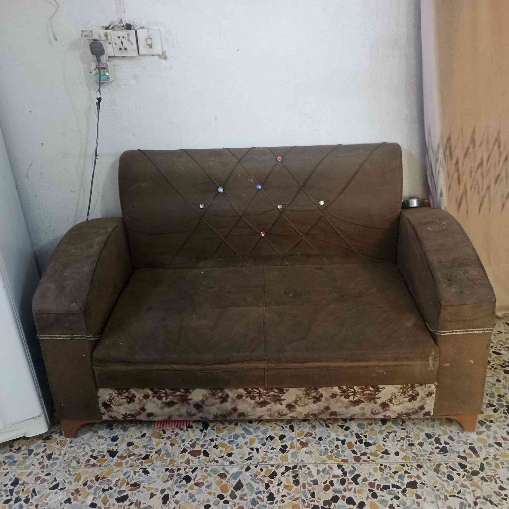 كنب • مع المفرش • عيب بسيط