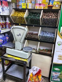 عارضة كرزات وجكليت وجهين او لوكر خزن ارضي بابين نضيفة للبيع المكان بغد...