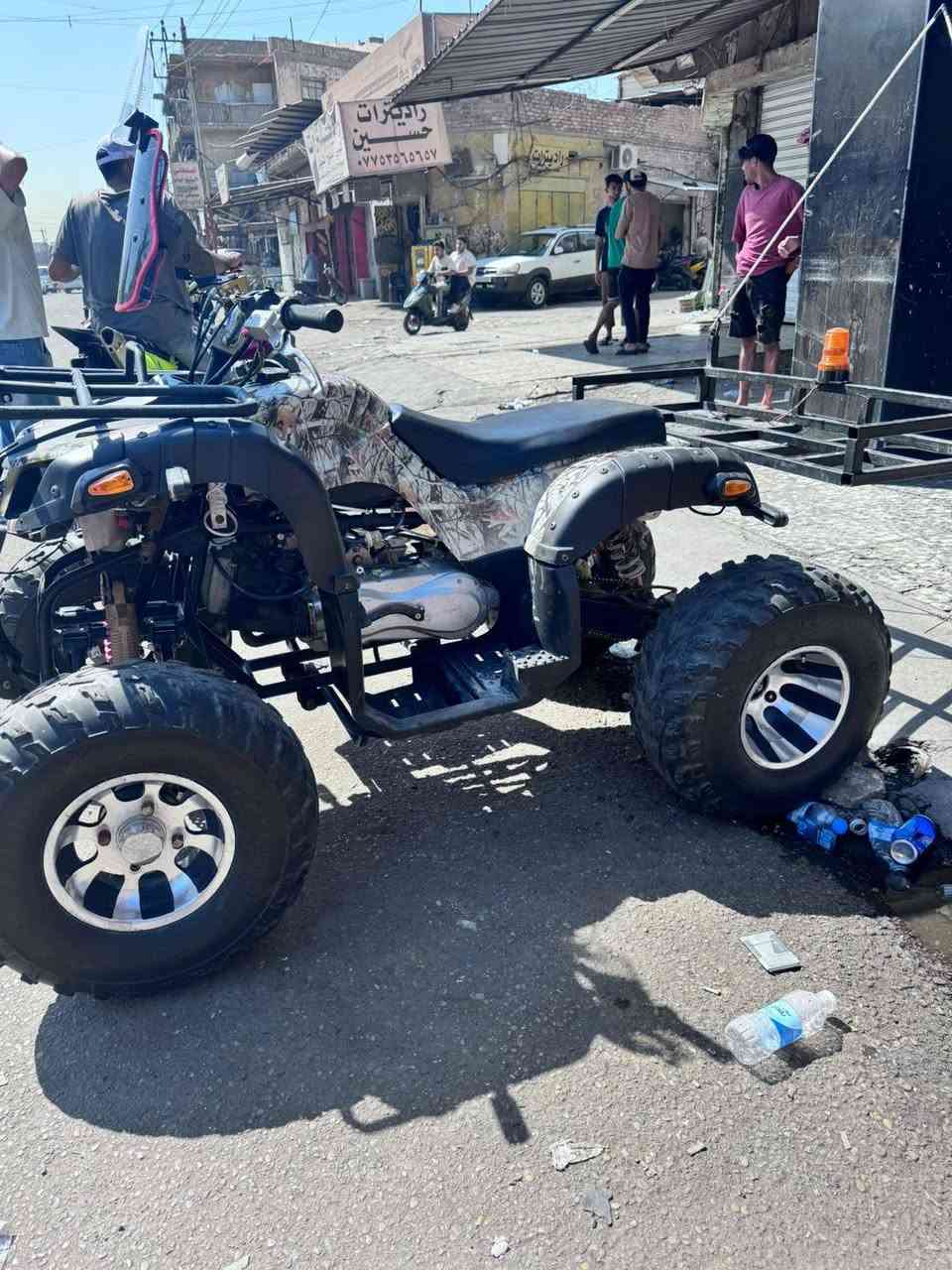 السلام عليكم دراجة رباعية 
حجم المكينة. 125cc
مكينة مكفولة شلعة وبطناش خير من اللة
عليها ترتيبات لايتات + نشرات 
الدراجة خير من اللة بوجهك تتونس بيها نكرة سلف
سعرها خاص فقط واتساب متوفر مازنجر محضور 
سكن بغداد ***********

