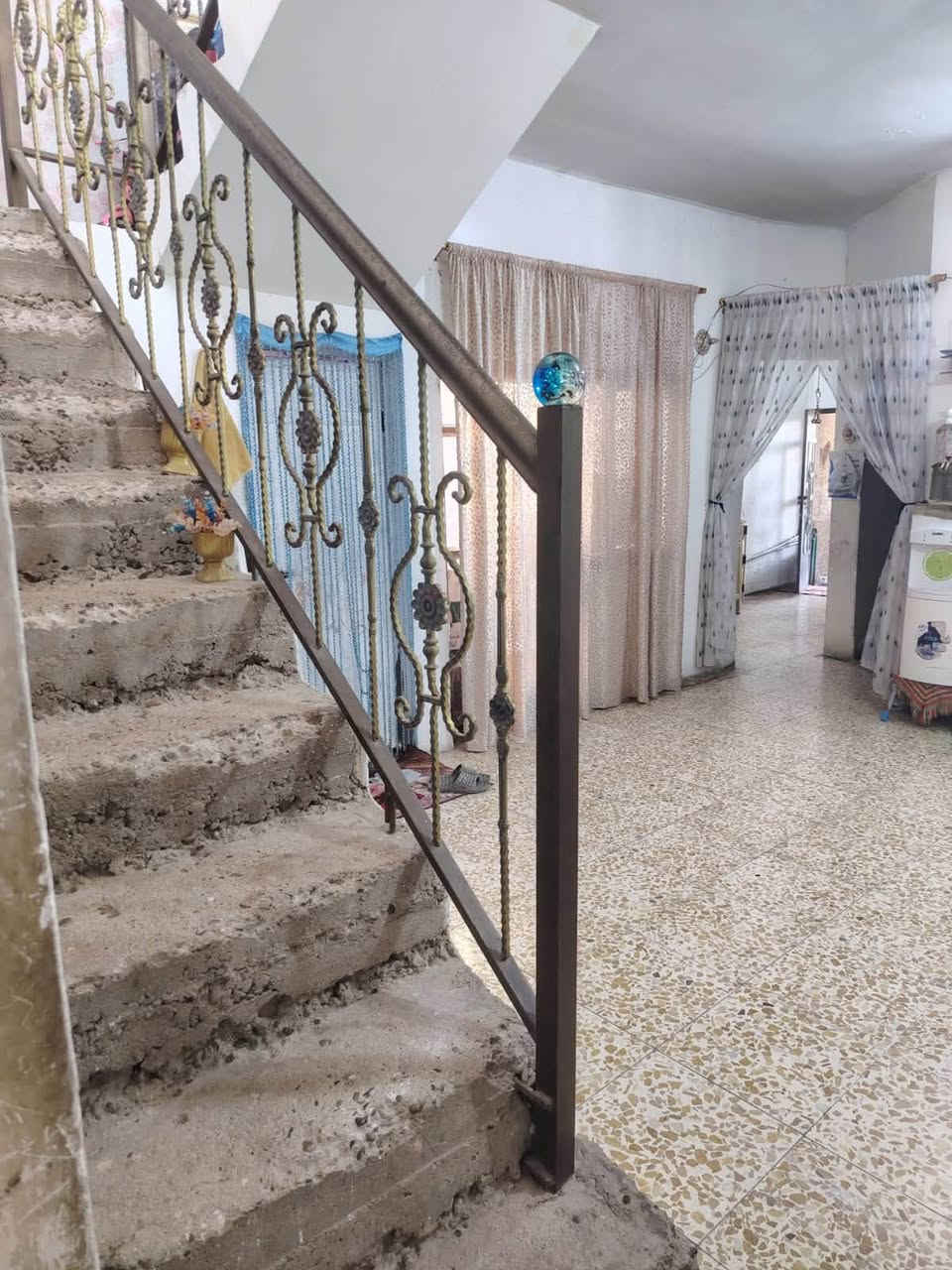 للبيع بيت سكني في المحمودية المساحه150 الاستفسار مراسله ***********
