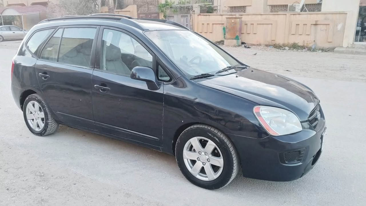 كيا روندو 2007
مكينة 2007/6v
كير ومكينة جدد 
تبريد قطعتين 
7 راكب 
سنوية لل28 
رقم انكليزي 
بيها ضربة جاملغ خلف السايق 

السعر80 
العنوان النجف 
***********

