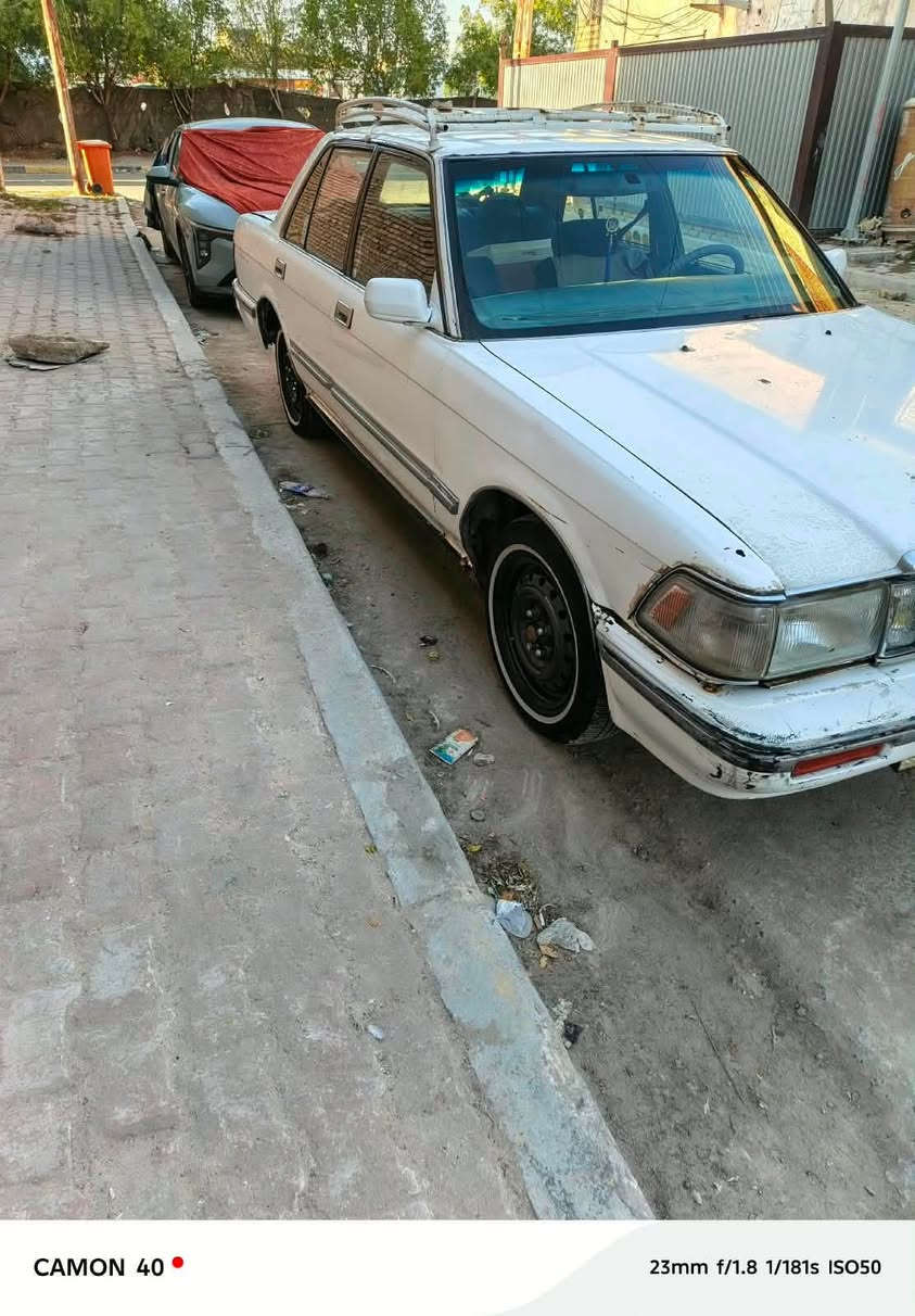 السلام عليكم سيدان موديل 90 رقم بغداد مكان السيارة بغداد السعر 40رقم تليفون ***********
