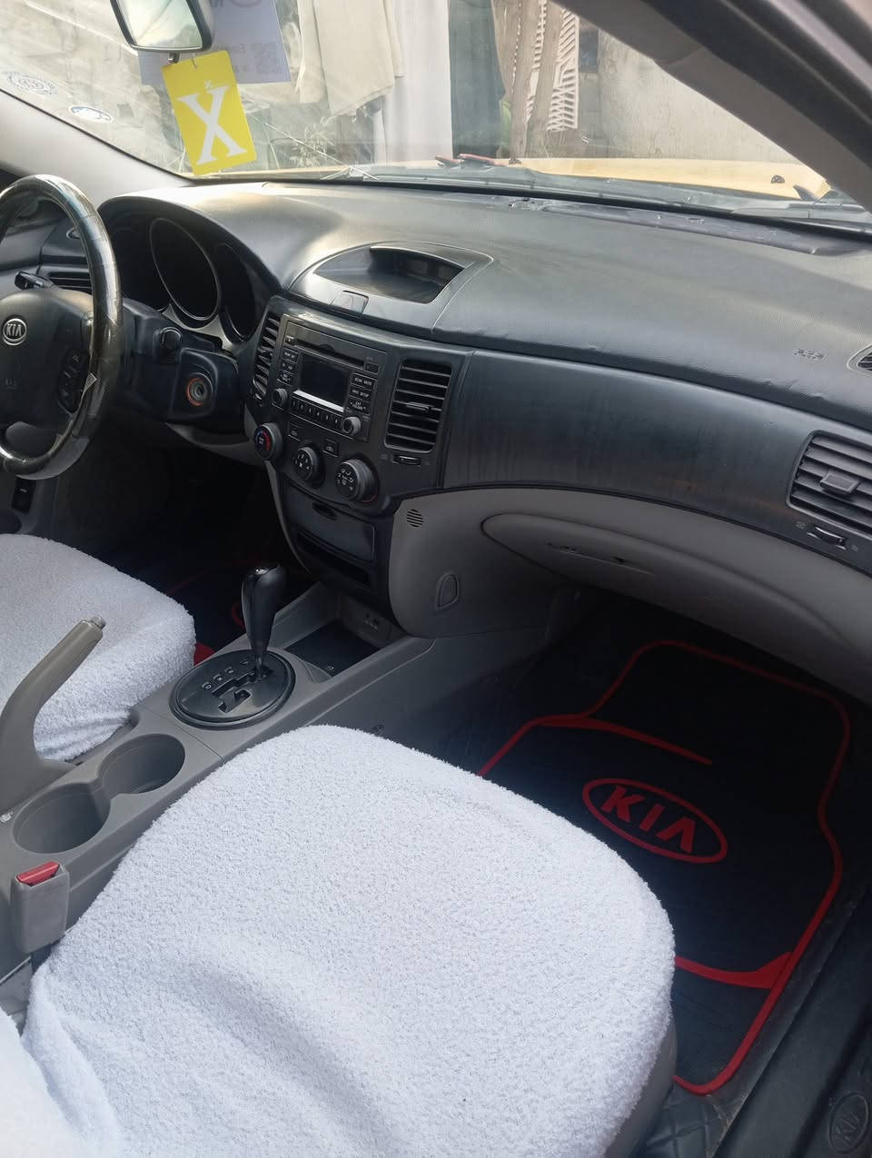 السلام عليكم
كيا اورتيما للبيع 
موديل 9 
بيها جاملغ الامامي فقط بدون دواخل 
باقي كفاله عامه ليبر واحد 
ماكينه 2400 حاويه جديده 
حداديه امام الخلفيه جديده 
تخم تايرات جدد 
تبريد ثلج 
خطها ناصريه شطره 
سياره جاهزه كل نقص ما بيها مال جناي 
بيع ومراوس حسب القناعه 
عنوان الشطره جامعه الشطره 
السعر  105
رقم ***********
سياره جاهزه للاخير
