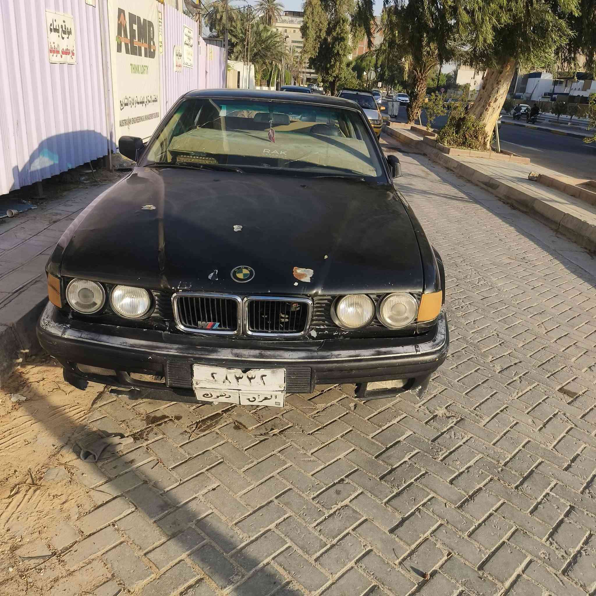 سلام عليكم بيئم 1992/735  رقم دهوك تحويل موجود سياره كاعده وحلوه سياره سطرت عندي رايده 28عله عطلهة ابيع بيه مجال مكان ديوانيه ***********
