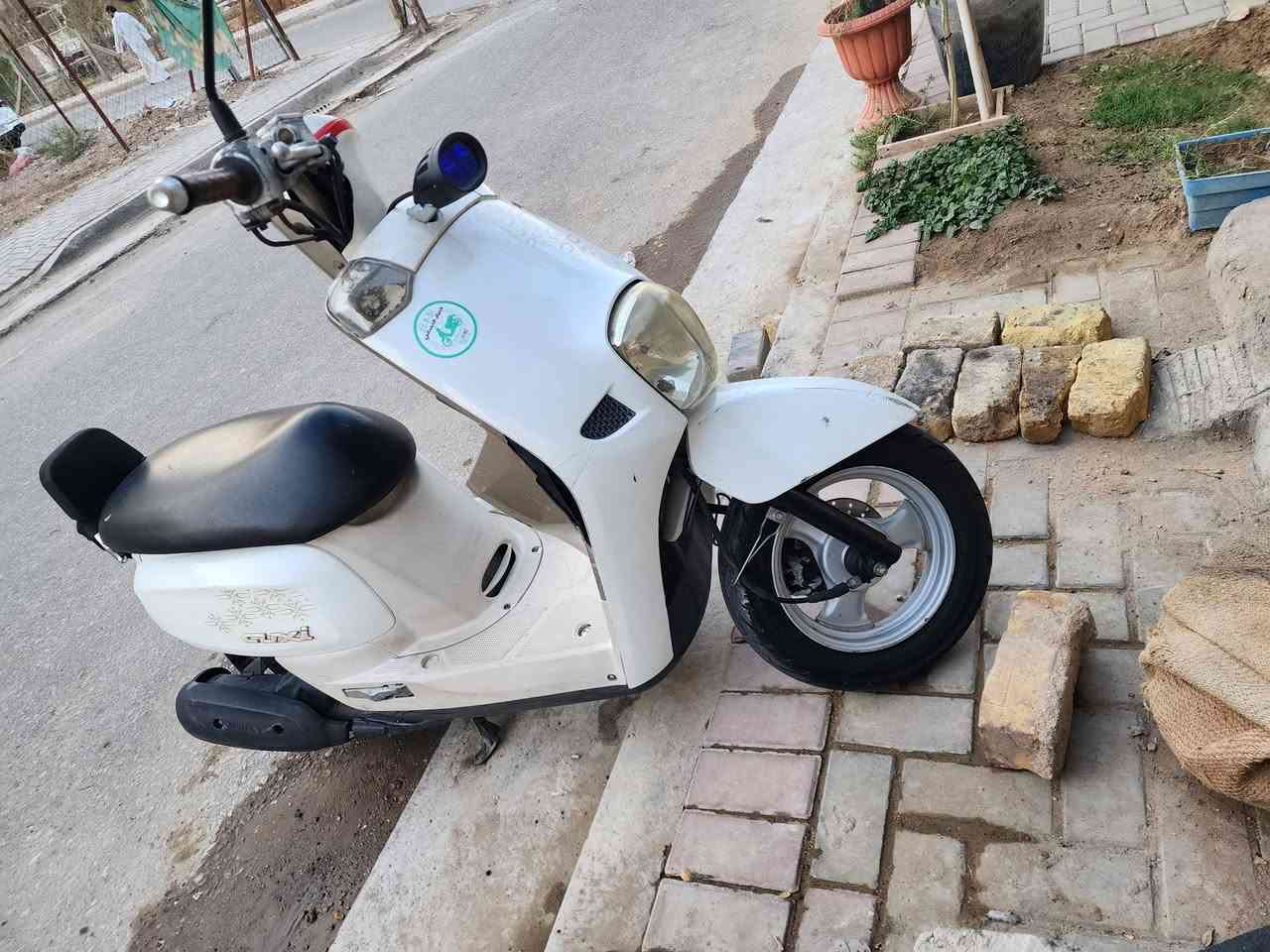 بوليسي • ٢٠١٤ • مكاني