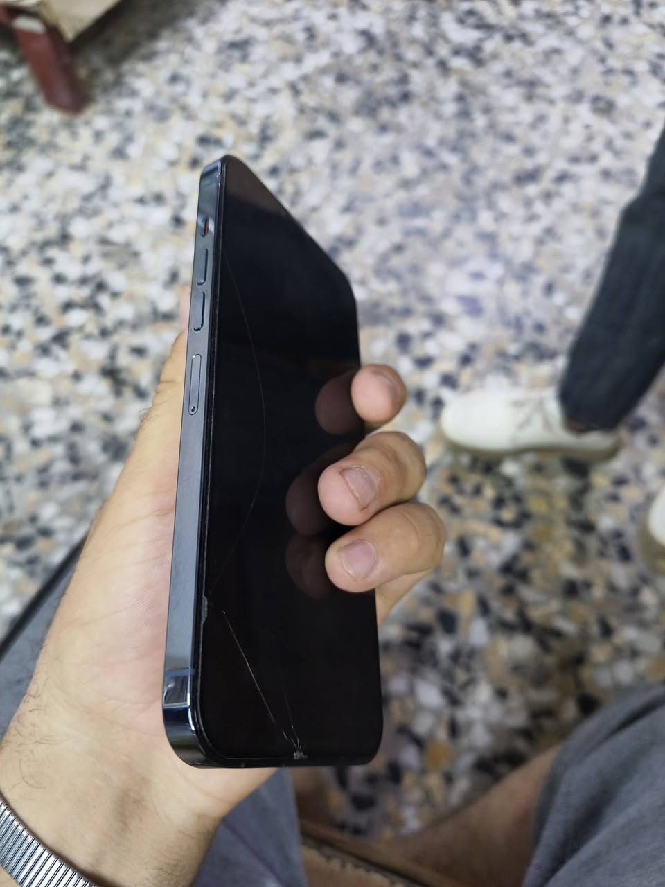 السلام عليكم للبيع جهاز إيفون 13 برو ماكس ذاكرة 256 لون بحري جهازل مستبدل كامرة فقط والباقي كلة مكفول شرط عل فحص مكاني بغداد العبيدي للاستفسار اتصال ***********
