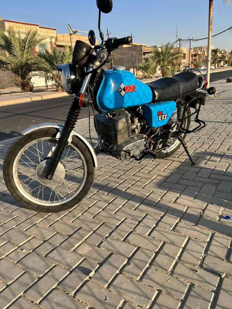 السلام عليكم دراجة mz 1982 للبيع رقم بغداد بسمي
‏شاصي بدون لحيم .داينمو وارميچر .كابريتة بصمة . 
‏رقم *********** مكاني بغداد الشراي يتصل
‏
