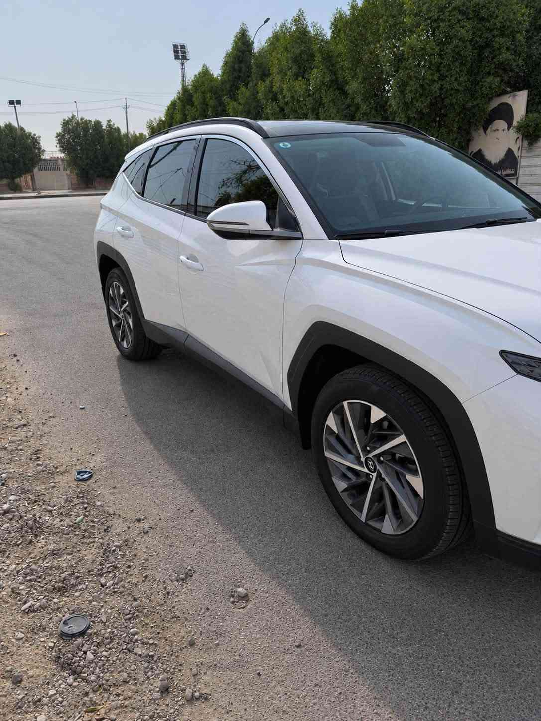سلام عليكم
توسان 2024
فول مواصفات 
فتحة شاشة كبيرة تحكمات ستيرن سيارة جديدة بمعنى الكلمة ماشية 24 بيه فقط رصعة في الجنطة رقم بغداد 
السعر 215 مكان بغداد 
***********
