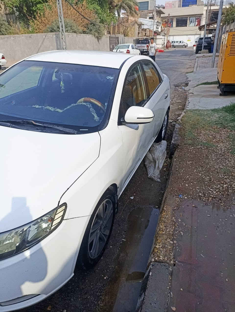 السلام عليكم
للبيع سيراتو موديل 11 بيها قطع صبغ وبيها شوي بارد
السعر ب80 وباقي التفاصيل اتصل وتدلل بيع مستعجل
اتصل ***********
