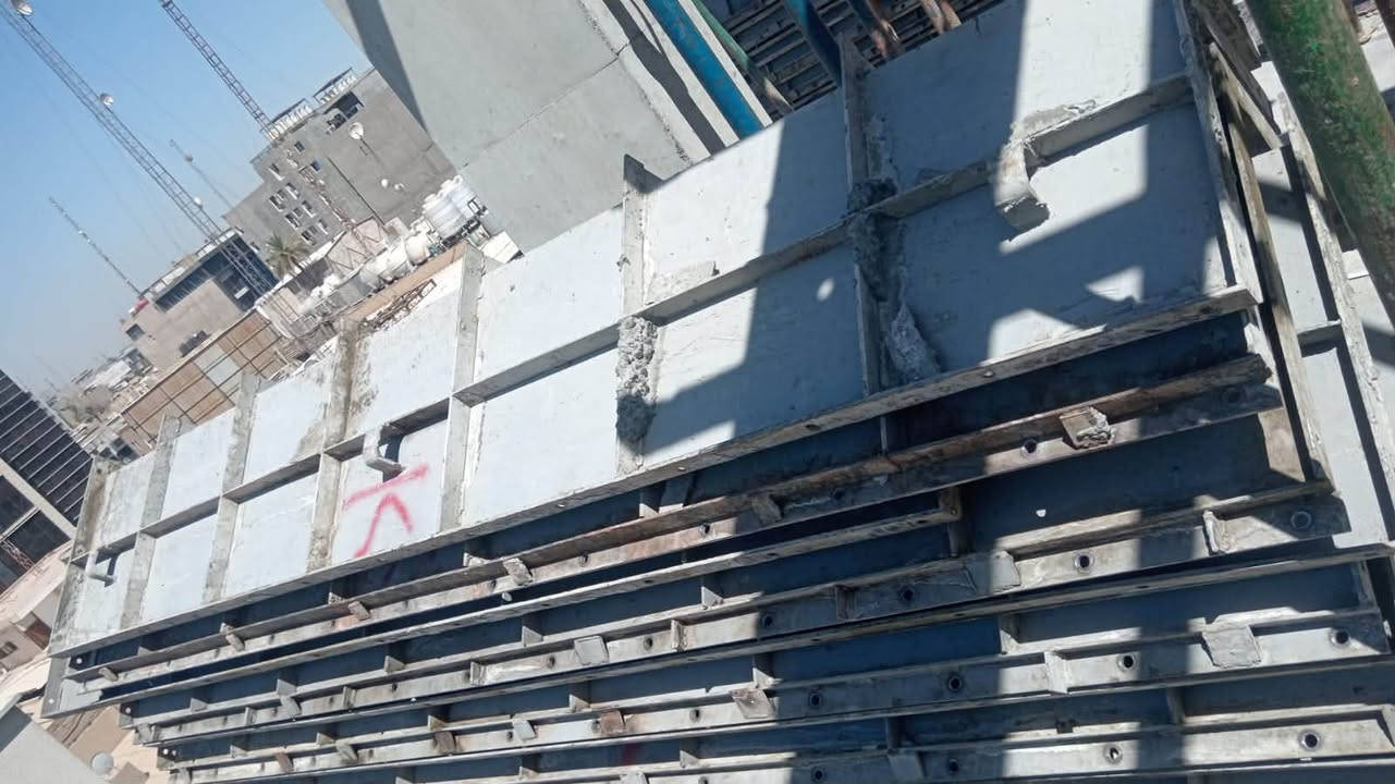 سلام عليكم دنك 60 في 40 الرتفاع 350 متر العدد 18 دنك العنوان بغداد لاستفسار ***********
