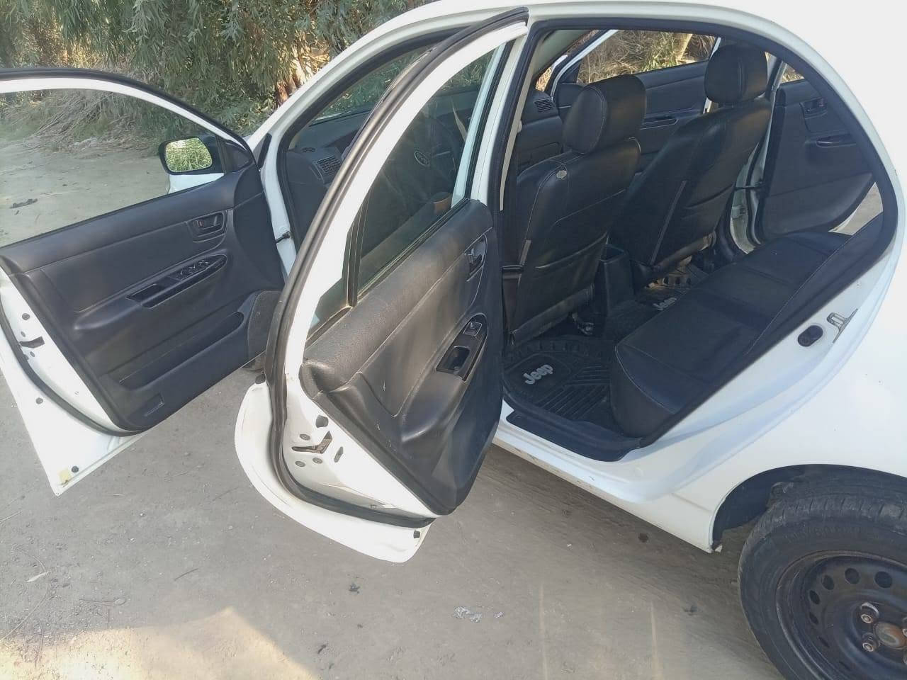 بي واي دي موديل ٢٠ حادثها باب السايق فقط وراجع ع بارد مشروع وطني
سعرها 76 مكانها حله
***********
