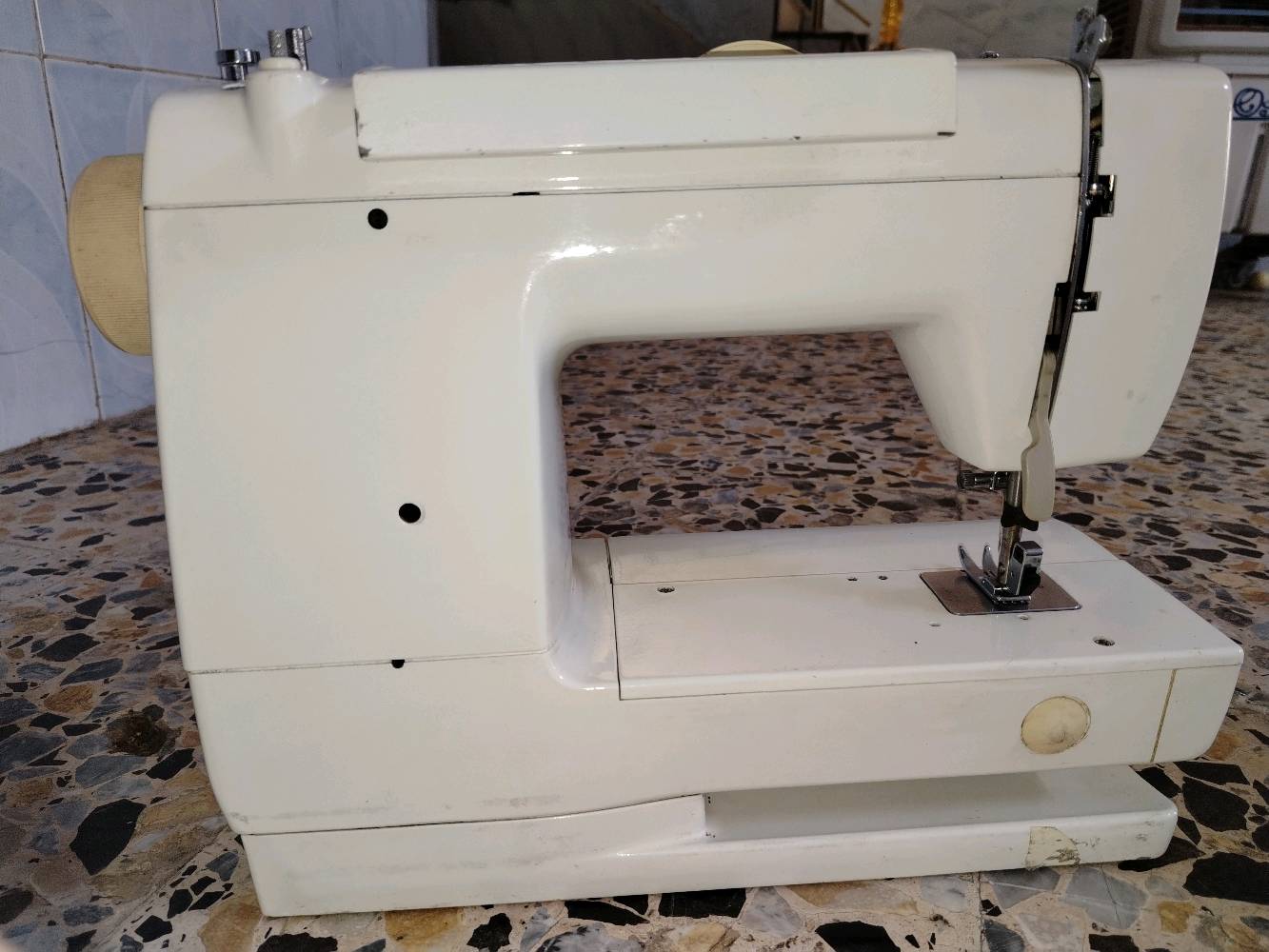 مكينة خياطة براون أخت الجديدة استعمال فقط 3 مرات