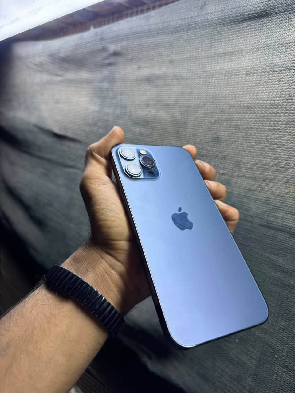 آيفون ١٢ برو ماكس • ٢٥٦ • بطارية ٨٦٪