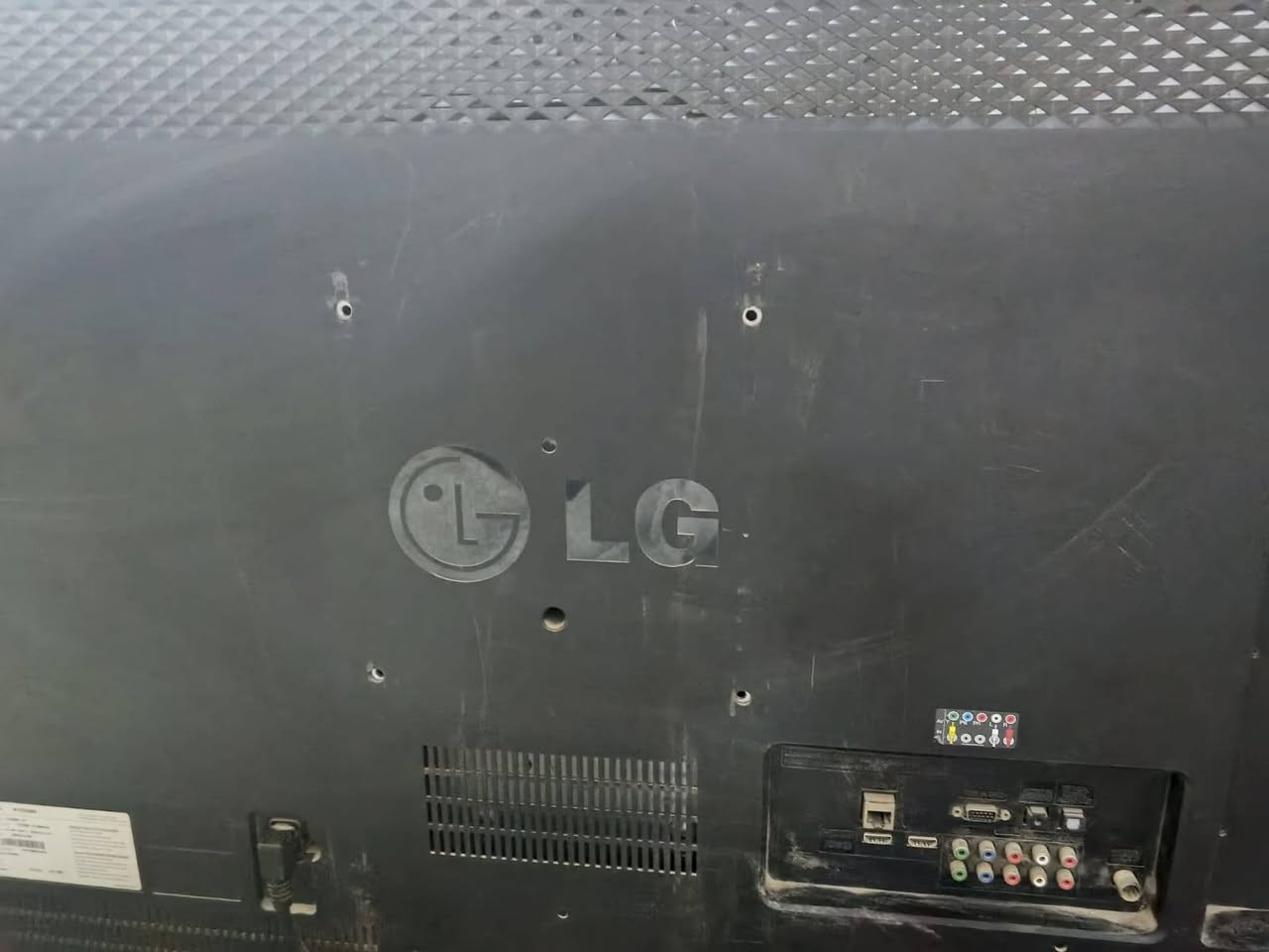 للبيع شاشة بلازما  LG حجم 47 بدون نت وياهة جهاز ستلايت يشتغل نت بسعر ( 140  ) مع معرض شاشة من نوع ثقيل خشب تركي بسعر( 80 ) وبيهن مجال ...مكاني بغداد الحرية منطقة السلام للتواصل ***********
