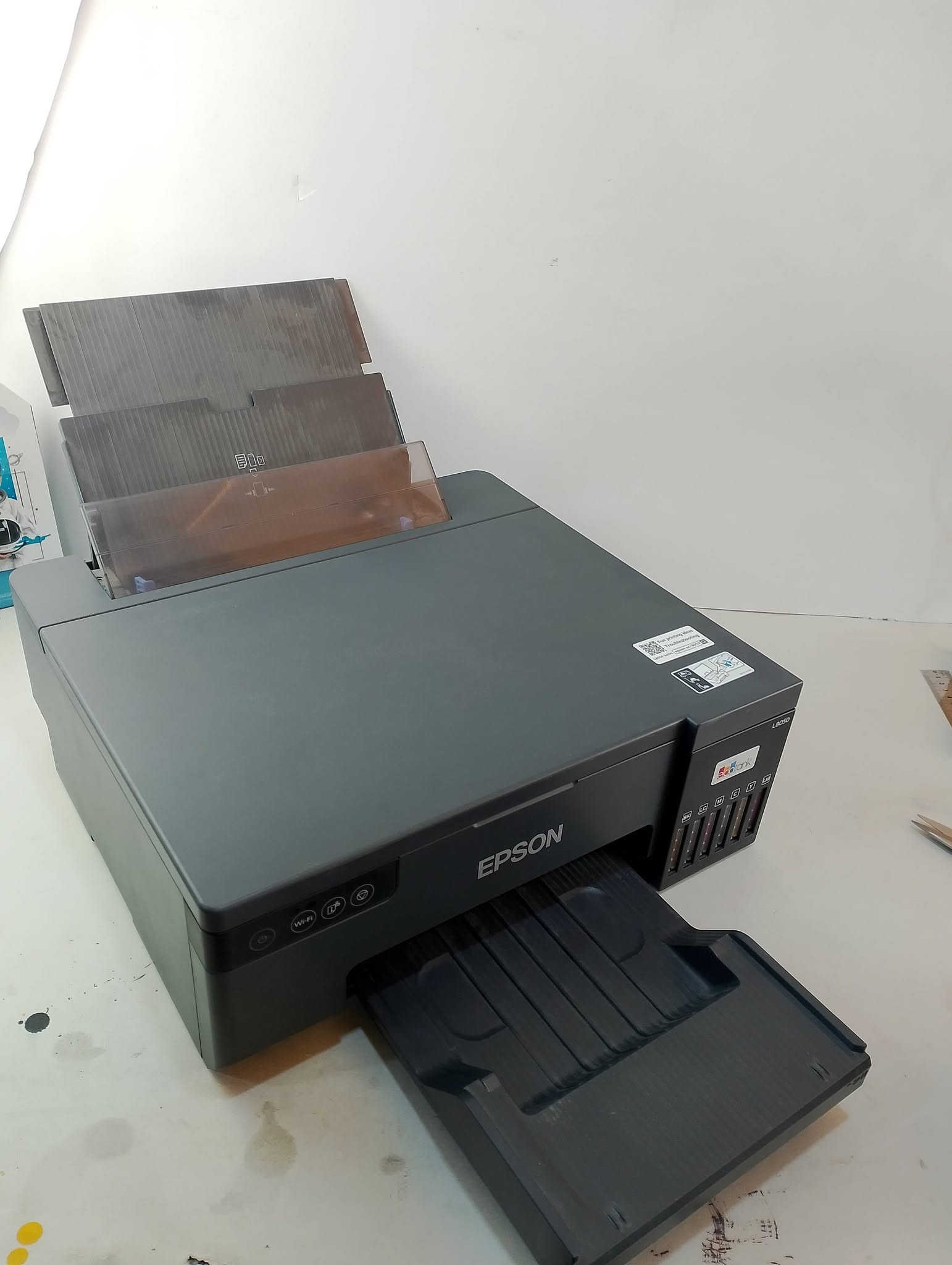 طابعة ابسون L8050 حرارية عاطلة
طابعة ابسون L8050 حرارية عاطلة للبيع على وضعها ماخذها من شركة التينة نظيفة كلش دزيتها الهم كالو يحتاجله تبديل هيد الي تفيده ابيعها على وضعها ب100 الف وبيها مجال 

متوفر توصيل لجميع المحافظات 

للاستفسار خاص او اتصال
***********

نص مكتوب في الصور:
- EPSON Status Monitor 3 : EPSON L8050 Series EPSON 031006 1. إلغاء كل مهام الطباعة. 2. افتح غطاء الطابعة وأزل أي ورق محصور. 3. أغلق الغطاء وأوقف التشغيل ثم أعد التشغيل مرة أخرى. الدعم مستويات الحبر التقريبية للتأكد الحبر الفعلي المتبقي، افحص بحاسة عينيك مستويات الحبر الموجودة في جميع خزانات الحبر الموجودة بالطابعة. قد تتلف الطابعة إذا تم استخدامها الفترة وممتدة عندما يكون مستوى الحبر دون الخط الموضح على الحبر. رموز الحبر أرجواني فاتح أصفر سماوي سماوي فاتح سماوي فاتح أسود 057 057 057 057 057 057 فترة الخدمة لصندوق الصيانة 09345 OK Cancel Help