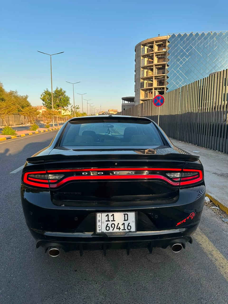 السلام عليكم
للبيع او المراوس جارجر اسود sxt2021 
رقم انكليزي جديد هزه جديده
سياره باسمي تحويل نفس اليوم 
مكينه 3600 تو ويل المواصفات : شاشه تحكمات ستيرن 
كشن كهرباء حساس خلفي توقف ذاتي 
مكينه كير تبريد تخم تاير شرط 
الحادث جاملغين وبنيد وباب كلير فقط 
السياره ماشيه 68mil المكان بغداد 
الرقم :*********** رصيد وواتساب
