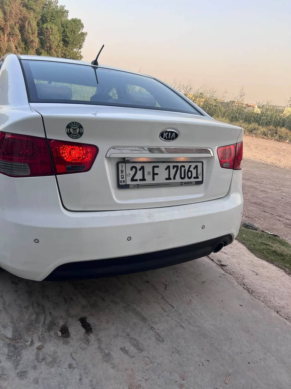 كيا سييراتو 13مكينه 1600رقم هزه سنويه جديدتخم تاير جديد حدادا جديد تدفئه تبريد شغال بيها صبغ قبق صندوك فقط بدون دواخل والباقي مكفول سعر 105مكان السياره واسط الحفريه رقم الهاتف ***********
