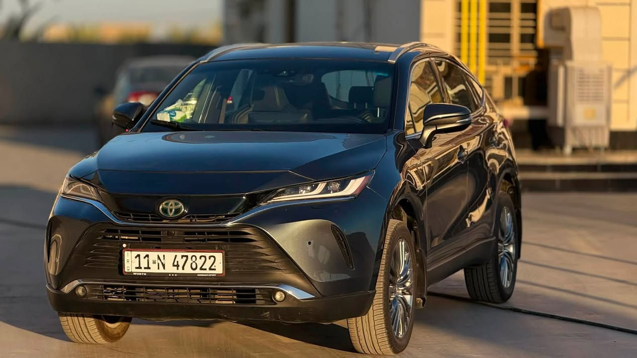 السلام عليكم تيوتا فينزا 2022 هايبرد وارد امريكي
الفئة: Toyota Venza XLE 2022 2.5L
          حجم المكينه :2500 هايبرد 
           حالة الايرباك : برده
الضرر : باب وجاملغ امامي بصف السايق
#مواصفات XLE
1.شاشه 
2. قياده ذاتيه
3.كشن السايق ميمري 
4.كشنات كهرباء
5.هندبريك بصمه
6.كشنات جلد
7.ثلاث وضعيات قياده
8.حساسات خلفيه امامي 
9.صندوك كهرباء
10.رادرات جانبيه
11.رادار امامي
12.هيترات بالكشنات + تبريد 
13.بصمه
14.بصمة ابواب
15.اشاير بالمري
16 . شحن واير لس 
… فول عدى البنوراما…
#السعر 225 مرقم بغداد وبيها مجال  
تفاصيل اكثر هذا رقمي *********** 
مكان السياره الأنبار / فلوجة
