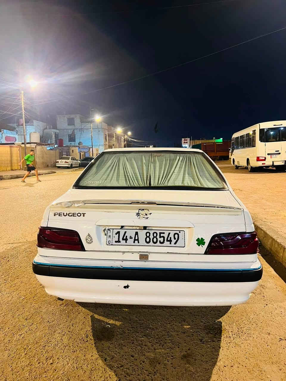 سلام وعليكم سياره بيجو بارص اللبيع سياره كفاله عامه بيه بس الجاملغ بي خياس قليل سياره جاهزه حداديه نص عمر تخم تاير جديد ركات جدد تواخله حلوه شاشه وكامره سياره مال جني 2015 سعر 40 وبيه مجال بكان السياره البصره 5ميل رقم ***********
